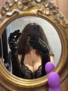 Domina à la recherche de son petit esclave financier