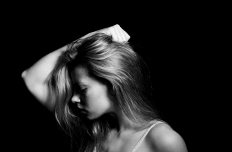 Fétichisme des cheveux : quand la chevelure devient objet de désir