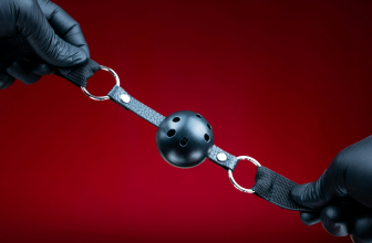 Bâillon BDSM : accessoire pour pimenter ses soirées en couple